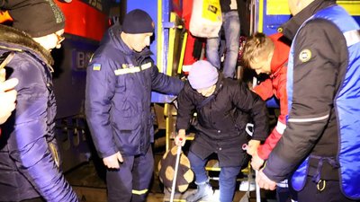 На Житомирщині зустріли 49-й евакуаційний потяг із переселенцями На Житомирщині зустріли 49-й евакуаційний потяг із переселенцями
