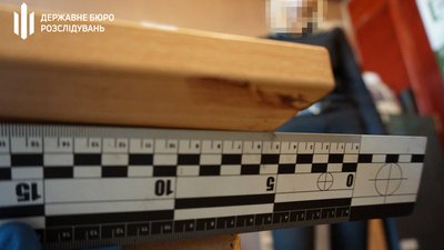 Трьох поліціянтів з Краматорська підозрюють у катуванні 18-річного хлопця Трьох поліціянтів з Краматорська підозрюють у катуванні 18-річного хлопця