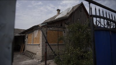 Будинок Тетяни і Леоніда потрапив під обстріли Будинок Тетяни і Леоніда потрапив під обстріли