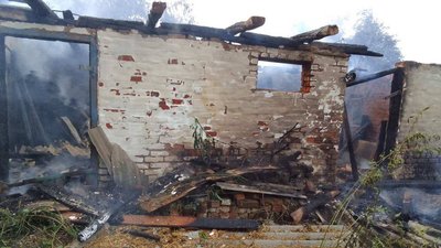 Зранку військові РФ обстріляли три громади на Сумщині, зайнялися пожежі Зранку військові РФ обстріляли три громади на Сумщині, зайнялися пожежі