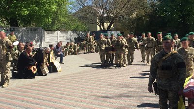 Не повернулися з війни: у Черкасах попрощалися з двома прикордонниками Не повернулися з війни: у Черкасах попрощалися з двома прикордонниками