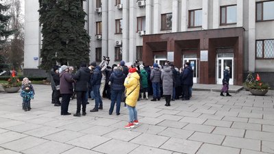 У Кременчуці протестували проти закриття дитсадків та скасування пільг на проїзд для учнів У Кременчуці протестували проти закриття дитсадків та скасування пільг на проїзд для учнів