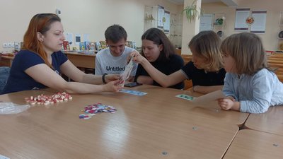 "Кожна сім'я — це розповідь про біль": вінничанка Вікторія Чешківська про волонтерство, Ірпінь та допомогу переселенцям "Кожна сім'я — це розповідь про біль": вінничанка Вікторія Чешківська про волонтерство, Ірпінь та допомогу переселенцям