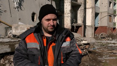 "Воїни світла. Воїни добра". У Чернігові погасили марки, присвячені комунальникам "Воїни світла. Воїни добра". У Чернігові погасили марки, присвячені комунальникам