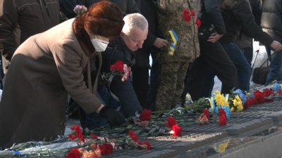 Майже сотня лучан прийшли вшанувати учасників бойових дій на території інших держав Майже сотня лучан прийшли вшанувати учасників бойових дій на території інших держав
