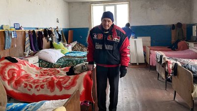 Херсонська бібліотека передала допомогу центру безпритульних Херсонська бібліотека передала допомогу центру безпритульних