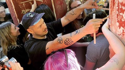 У себе вдома за зачиненими дверима: чому митці влаштовують квартирні виставки? У себе вдома за зачиненими дверима: чому митці влаштовують квартирні виставки?