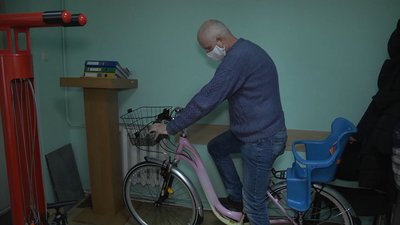 Велосипеди укомплектовані кошиком та дитячим кріслом.