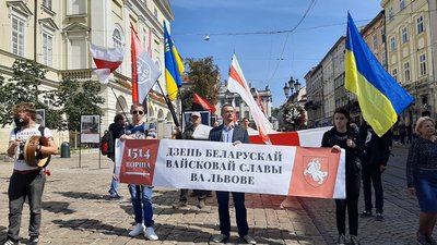 Хода до пам'ятника Шевченку