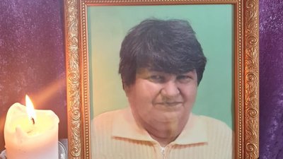 Лікарі не допомогли. Донька шукає відповідальних за смерть матері в калуській лікарні Лікарі не допомогли. Донька шукає відповідальних за смерть матері в калуській лікарні