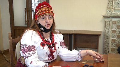 У Житомирі провели майстер-клас із виготовлення квітки маку – символу Дня пам'яті та примирення У Житомирі провели майстер-клас із виготовлення квітки маку – символу Дня пам'яті та примирення