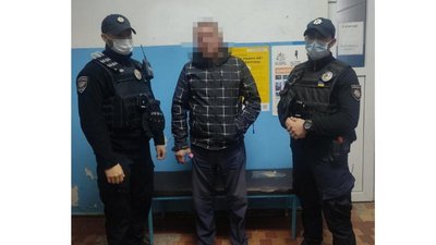 На Луганщині водій побив поліцейського та втік