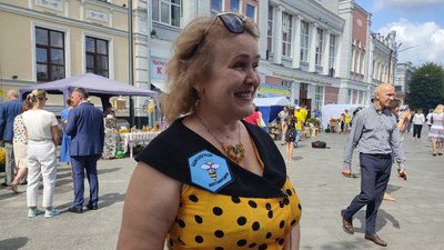 У Житомирі пасічники провели фестиваль меду "Бджологради Житомирщини" У Житомирі пасічники провели фестиваль меду "Бджологради Житомирщини"