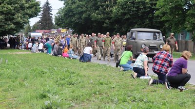 У Тростянці на Сумщині провели в останню путь Олександра Рибальченка "Тигра"
