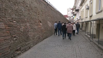 В Івано-Франківську для вимушених переселенців та місцевих жителів провели першу екскурсію