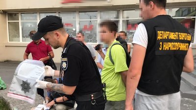 У Вінниці затримали неповнолітнього продавця наркотичної солі