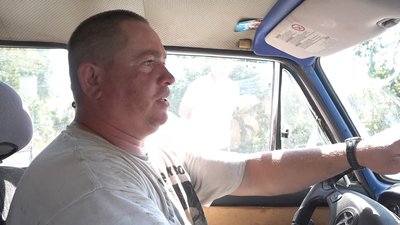 Громада на Тернопільщині робить дорогу, не чекаючи великих політичних рішень