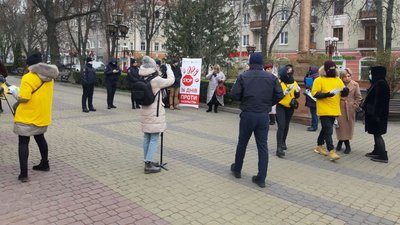 У Тернополі провели акцію "Розірви коло насилля" У Тернополі провели акцію "Розірви коло насилля"