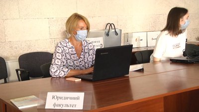 За дипломом магістра: на Хмельниччині почалася вступна компанія до вузів