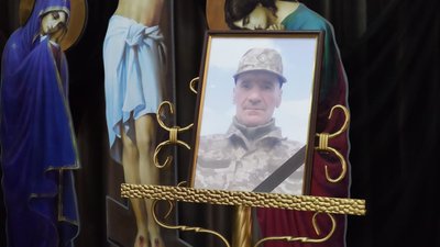 У Хмельницькому попрощалися із військовослужбовцем Валерієм Гуменюком