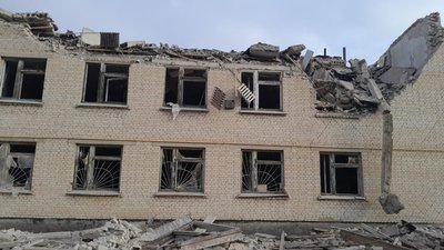 Армія РФ ударила з авіації по Золочеву на Харківщині Армія РФ ударила з авіації по Золочеву на Харківщині