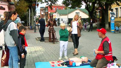 Як надати домедичну допомогу та виявити вибухонебезпечний предмет: вінницькі рятувальники провели "Урок безпеки"