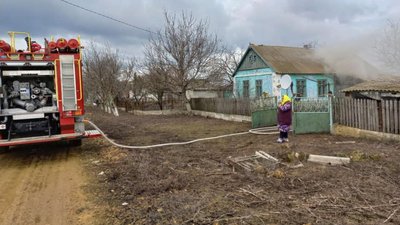 В тяжкому стані: в пожежі на Одещині постраждали мати та донька