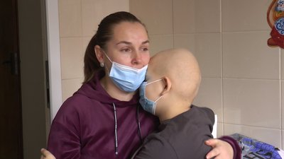 "Людина має робити добро". Як сестри-близнючки з Франківська збирають гроші для онкохворих діток "Людина має робити добро". Як сестри-близнючки з Франківська збирають гроші для онкохворих діток