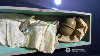 Гранати на Чернігівщині: у чоловіка та жінки поліцейські вилучили боєприпаси