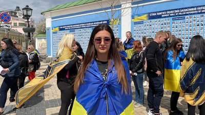 "Зробіть для них неможливе": У Києві відбулась акція на підтримку захисників Маріуполя "Зробіть для них неможливе": У Києві відбулась акція на підтримку захисників Маріуполя