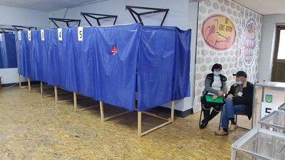 Другий тур місцевих виборів у Херсоні: заяви від хворих на COVID-19 не надходили