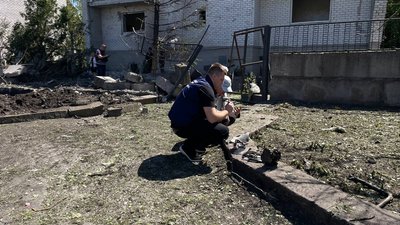 Наслідки авіаудару по Київському району Харкова 1 травня 2024 року Наслідки авіаудару по Київському району Харкова 1 травня 2024 року