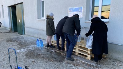 У центрі Костянтинівки встановили систему для очищення води У центрі Костянтинівки встановили систему для очищення води