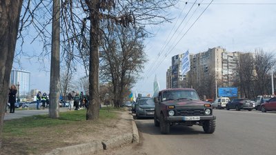 В Одесі влаштували автопробіг на підтримку підприємців та зниження комунальних тарифів В Одесі влаштували автопробіг на підтримку підприємців та зниження комунальних тарифів