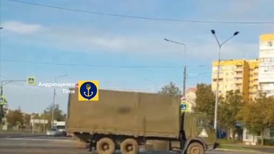 Фура в окупованому Маріуполі