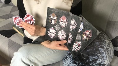"Ці обереги вже працюють", — ужгородська художниця Наталія Тарнай створює шеврони та маски-обереги для військових "Ці обереги вже працюють", — ужгородська художниця Наталія Тарнай створює шеврони та маски-обереги для військових