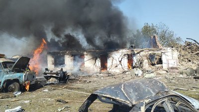 Російська армія скинула на Берислав Херсонської області чотири авіабомби: двоє людей загинули, є поранені Російська армія скинула на Берислав Херсонської області чотири авіабомби: двоє людей загинули, є поранені
