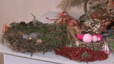 Майстриня з Кушугума на Запоріжжі створює композиції з "живих" матеріалів