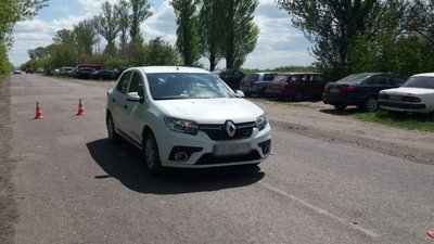 Раптово вибіг на дорогу: у Смілі під колеса автівки потрапив 4-річний хлопчик Раптово вибіг на дорогу: у Смілі під колеса автівки потрапив 4-річний хлопчик