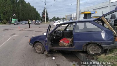 ДТП у Полтаві: через зіткнення пасажирка вилетіла з авто