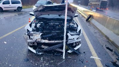 На Київщині внаслідок ДТП зайнялася автівка, є травмовані
