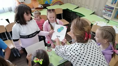 У Помічній на Кіровоградщині для дітей влаштовують безкоштовні заняття з англійської У Помічній на Кіровоградщині для дітей влаштовують безкоштовні заняття з англійської