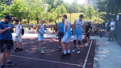 У Миколаєві організували благодійний баскетбольний турнір, щоб придбати квадрокоптер для ЗСУ У Миколаєві організували благодійний баскетбольний турнір, щоб придбати квадрокоптер для ЗСУ