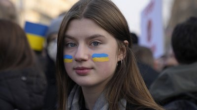 Париж підтримує Україну Париж підтримує Україну