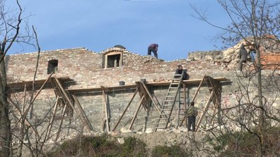 На Високому Замку у Львові продовжують відновлювати історичний мур
