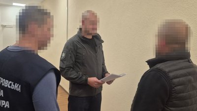 Напад на людину, поліцейські, гроші, Дніпропетровщина