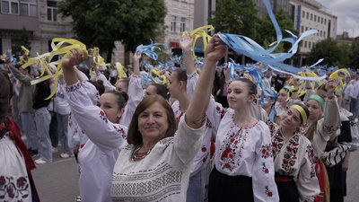 "Я люблю ЗСУ": у Вінниці пройшов захід до Всесвітнього дня вишиванки "Я люблю ЗСУ": у Вінниці пройшов захід до Всесвітнього дня вишиванки