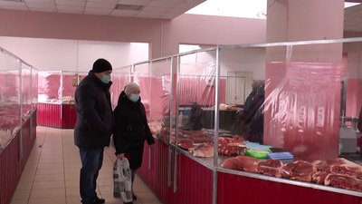 Скасували плату за оренду місць: як працює Сватівський ринок під час локдауну Скасували плату за оренду місць: як працює Сватівський ринок під час локдауну