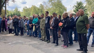 На Харківщині поховали захисника Маріуполя Тараса Білика На Харківщині поховали захисника Маріуполя Тараса Білика
