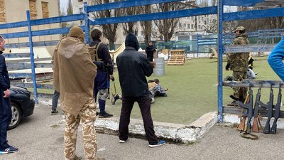 Військовий вишкіл та збір допомоги. В Одесі працює штаб бойової підготовки та волонтерства Військовий вишкіл та збір допомоги. В Одесі працює штаб бойової підготовки та волонтерства